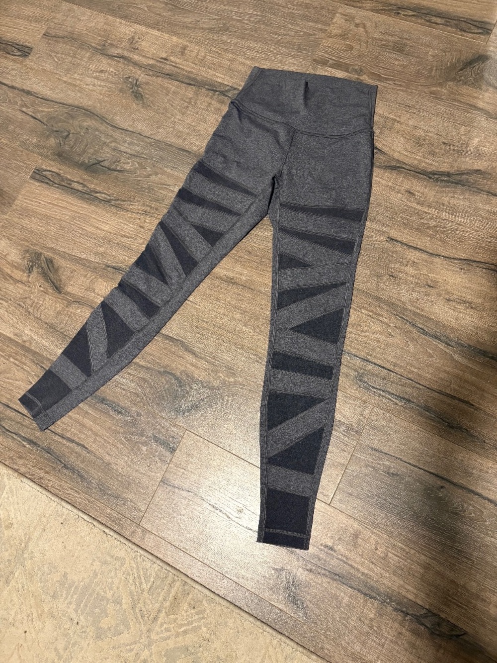 Grey lululemon leggings size 6